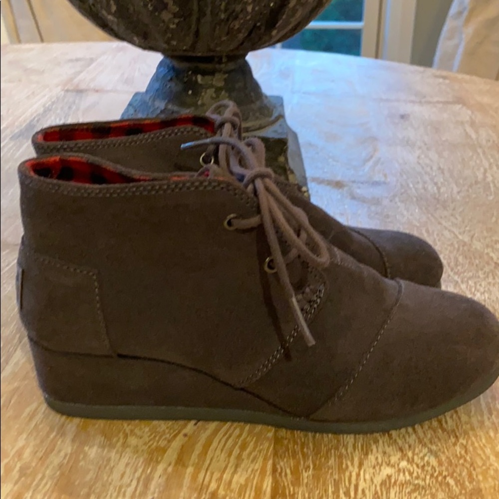 Gray Tom’s were heel booties